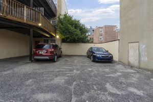 702 S Wolfe 35