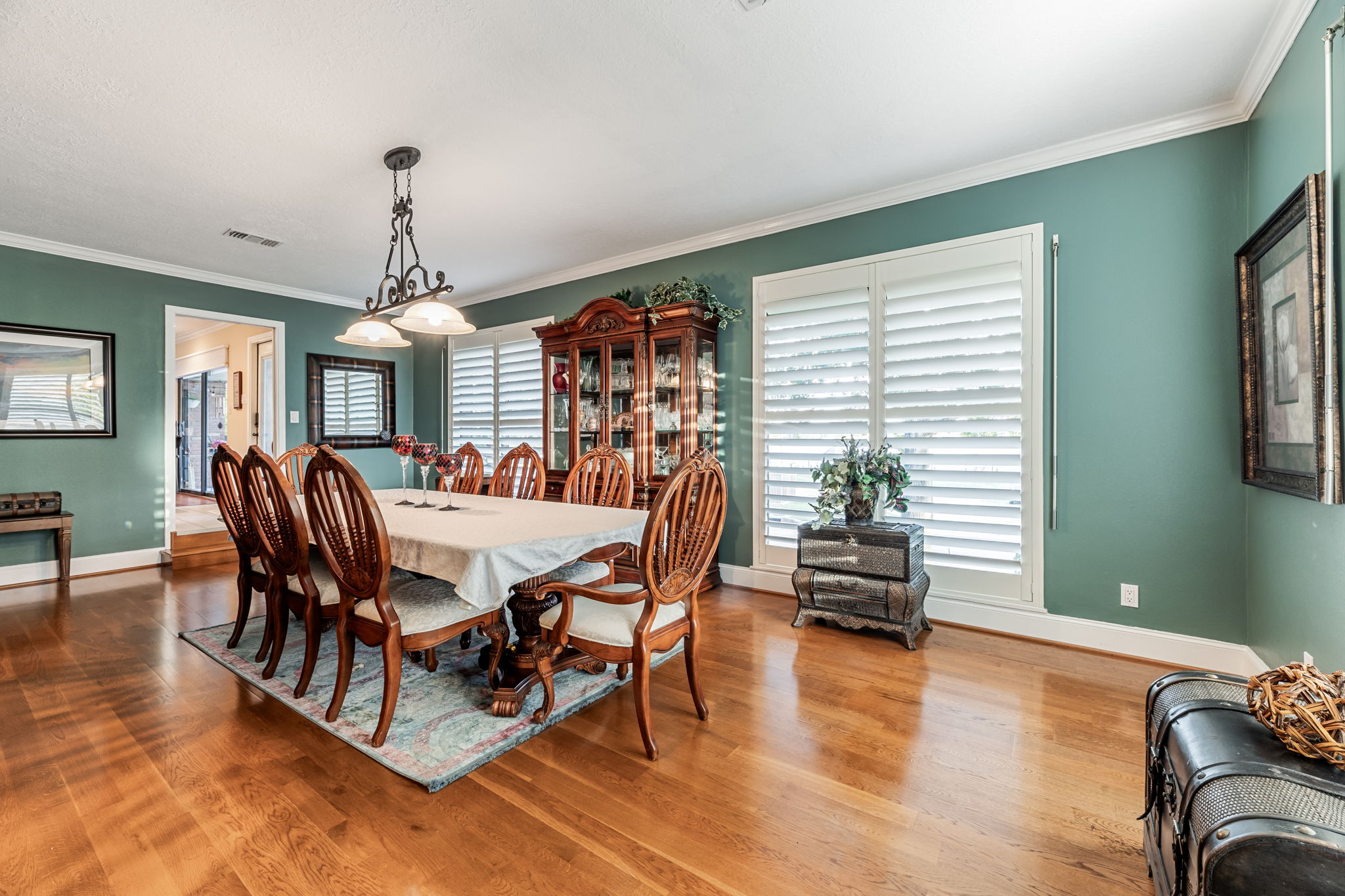 702 Timber Cove Dr, Taylor Lake Village, TX 77586 Square Foot Photography