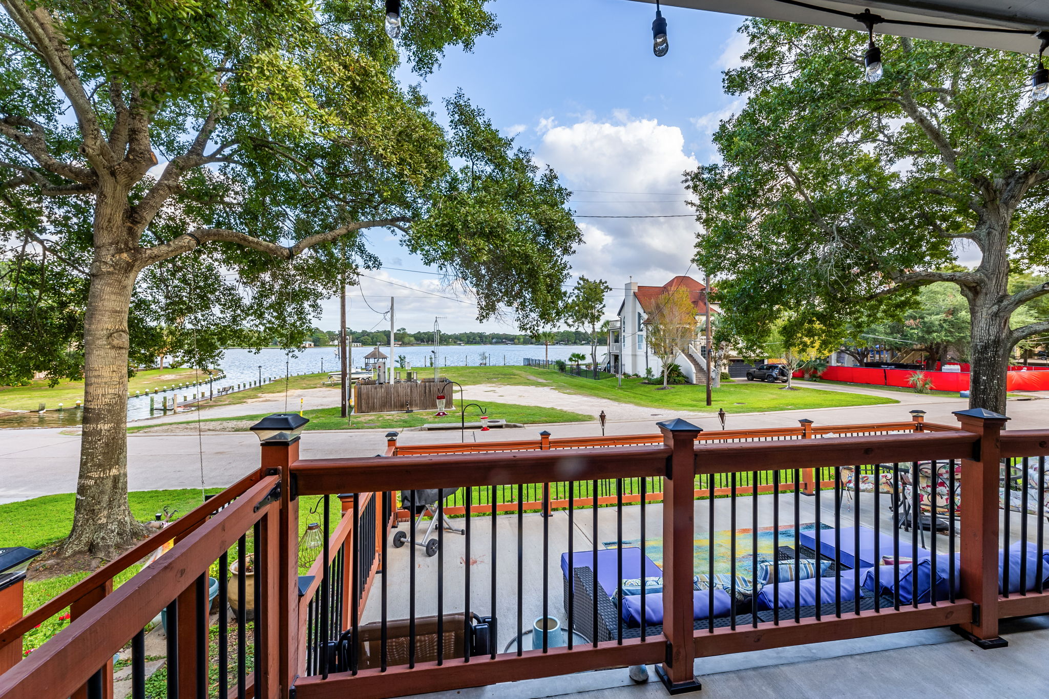 702 Timber Cove Dr, Taylor Lake Village, TX 77586 Square Foot Photography