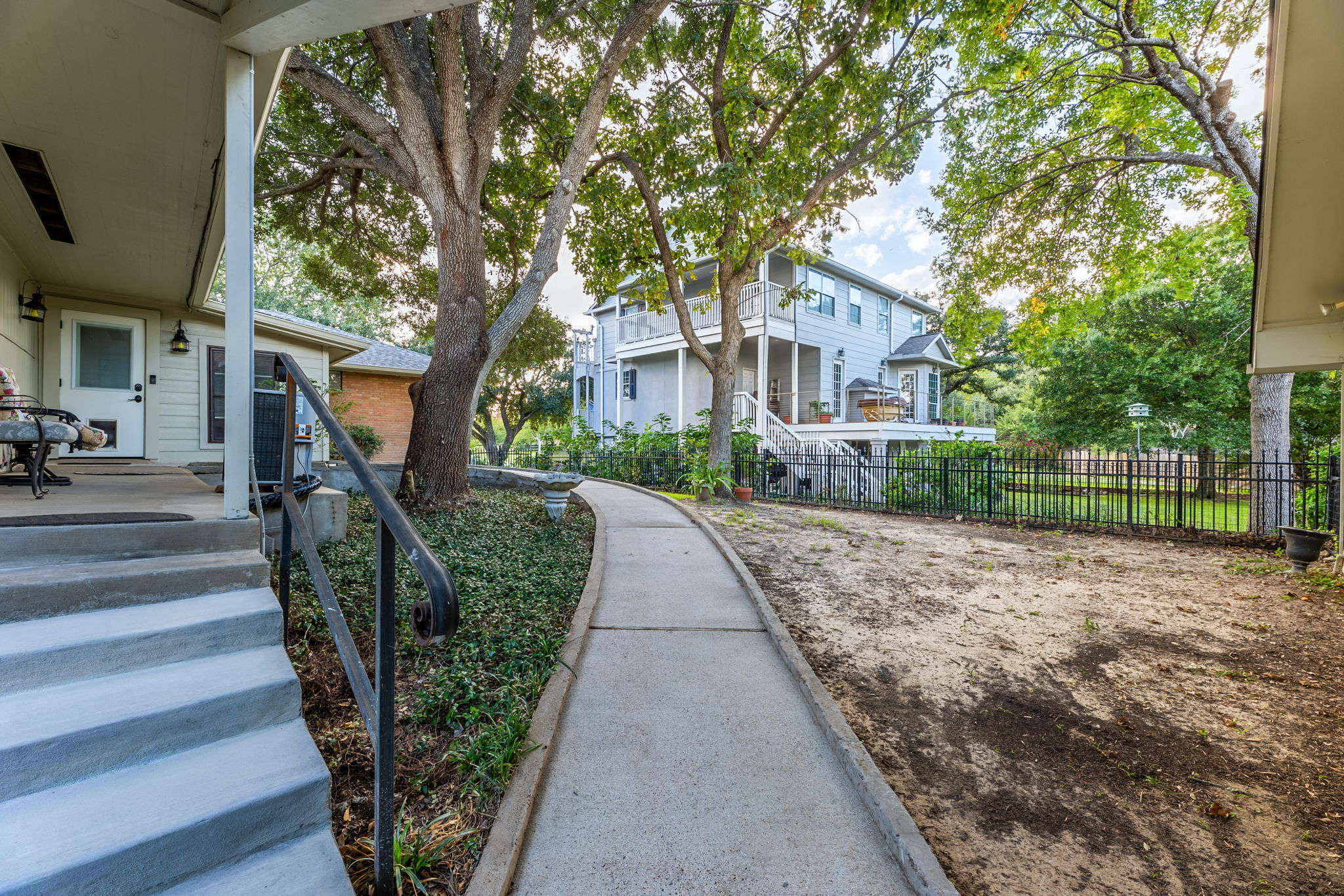 702 Timber Cove Dr, Taylor Lake Village, TX 77586 Square Foot Photography