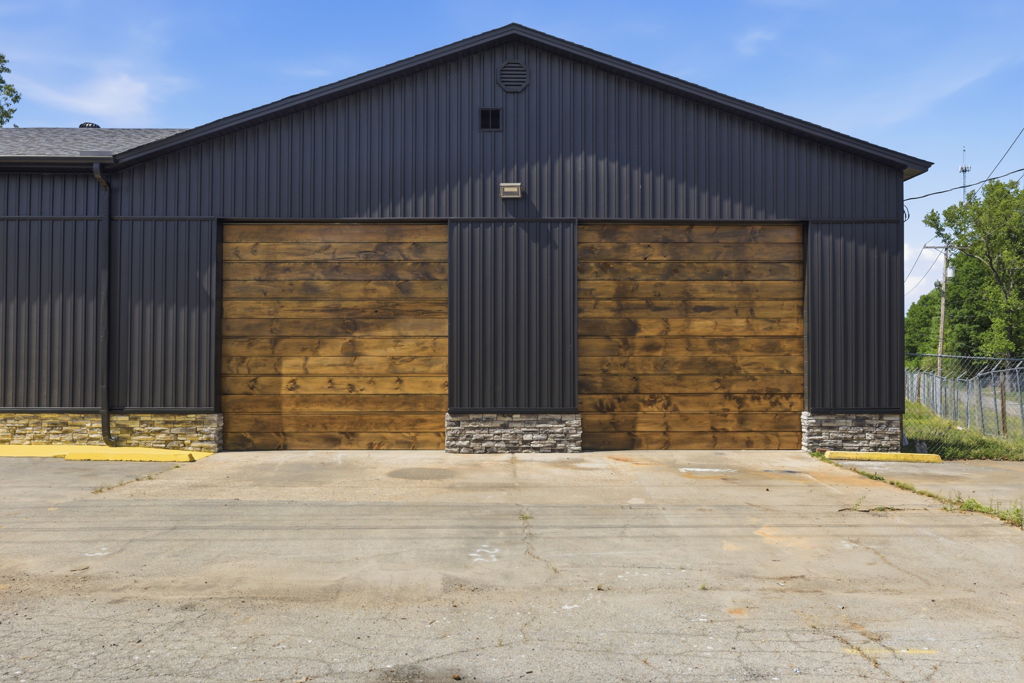 Commercial real estate media in Beebe, Arkansas by Avery & Bryant