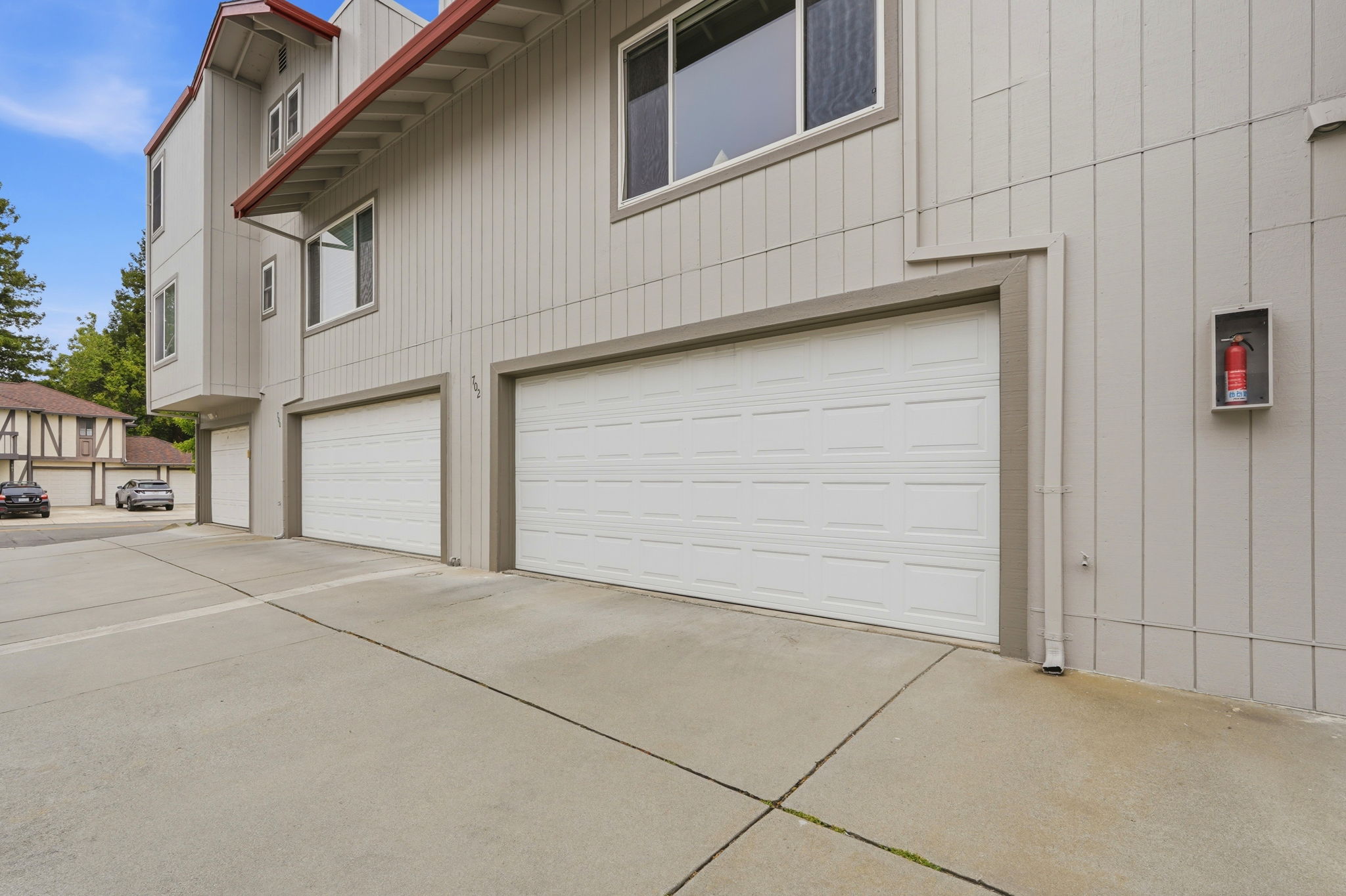 037_F8_702 Winstead Ct