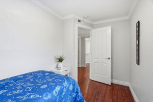 025_F8_702 Winstead Ct