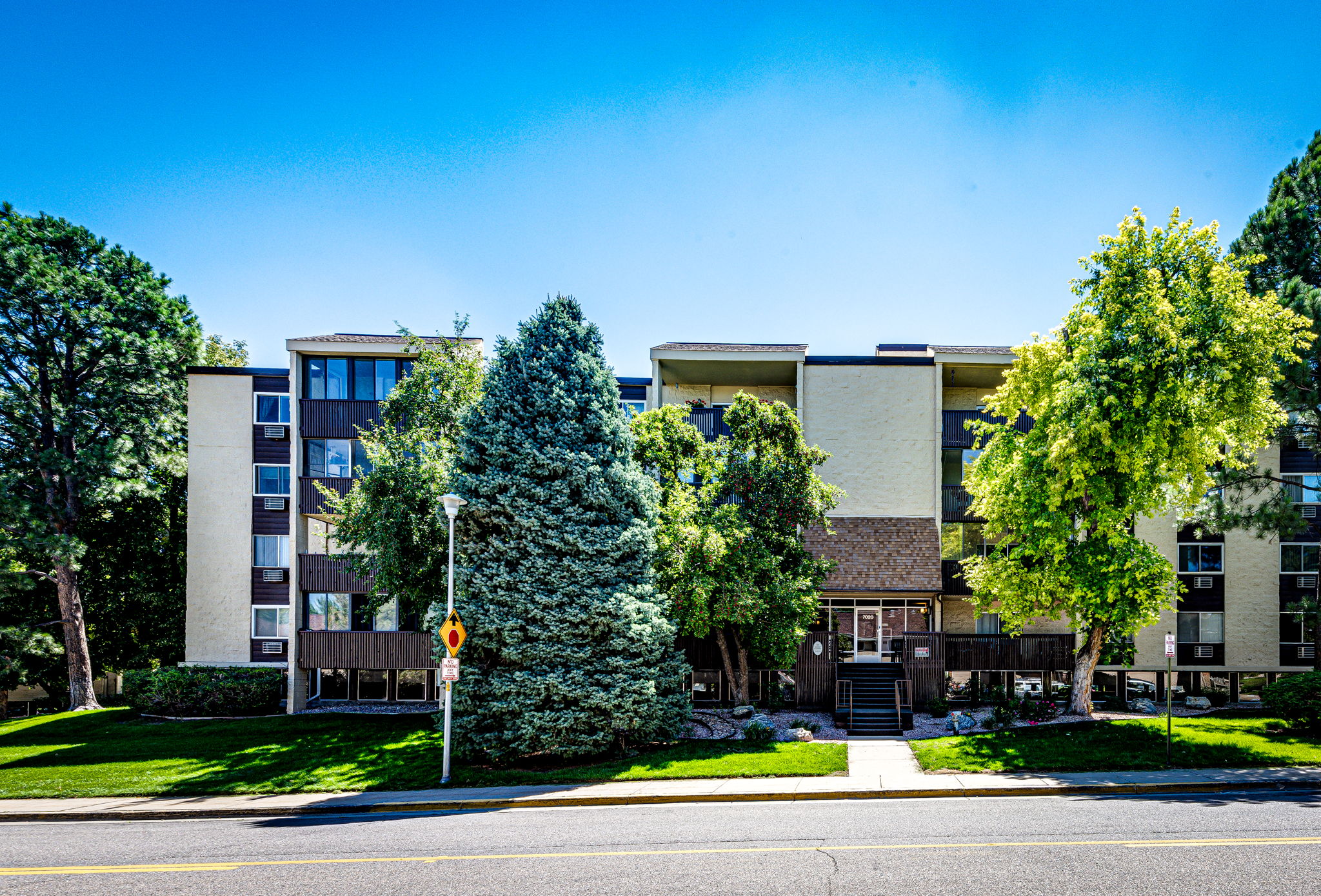 Must see this lovely Condo in Denver!