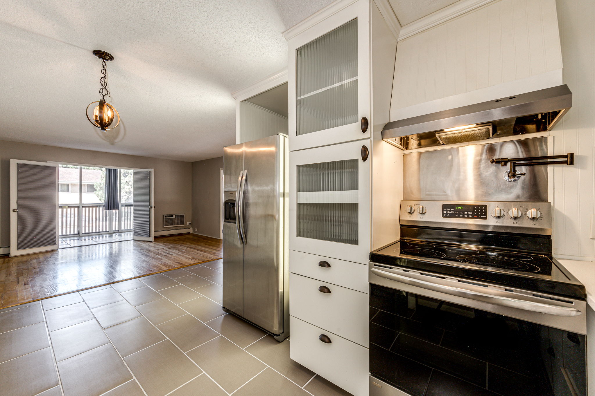 Open floor plan!