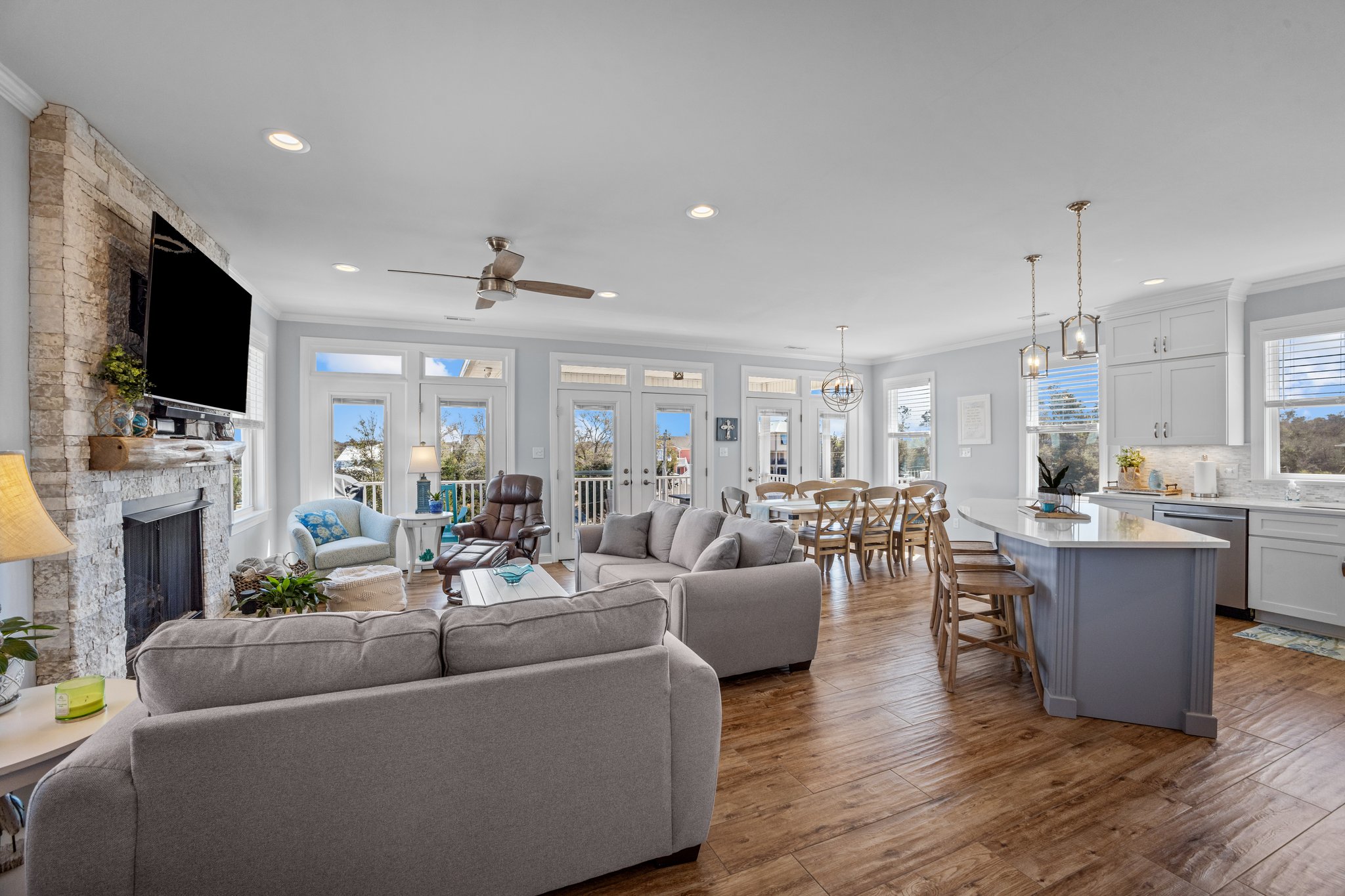 7022 Archers Creek Dr, Emerald Isle, NC 28594