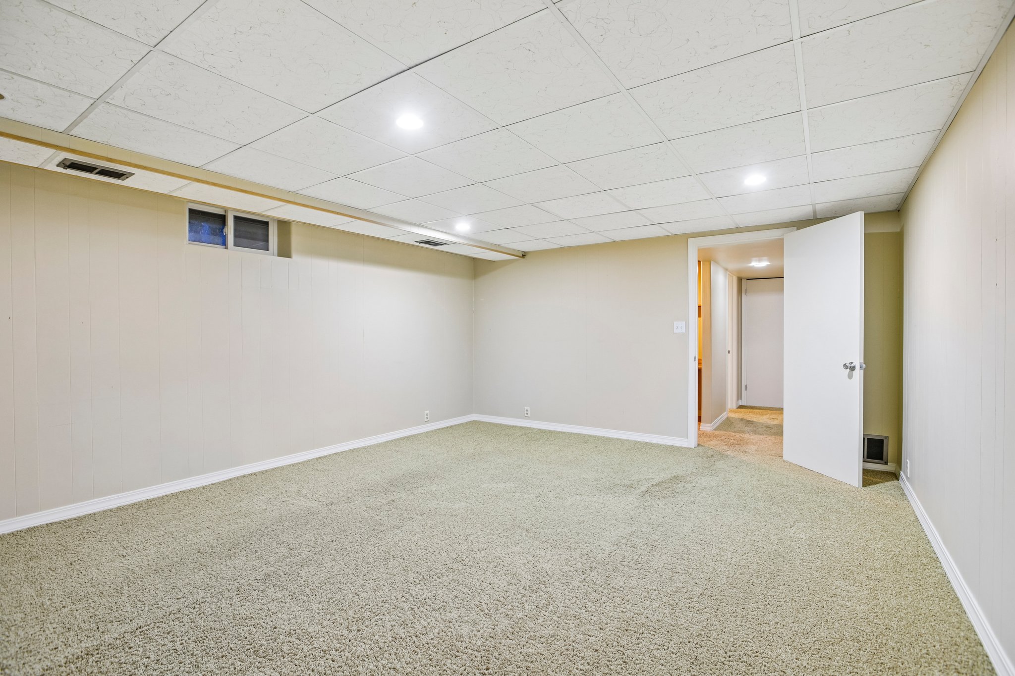 S 2825 E-S1107-031.jpg