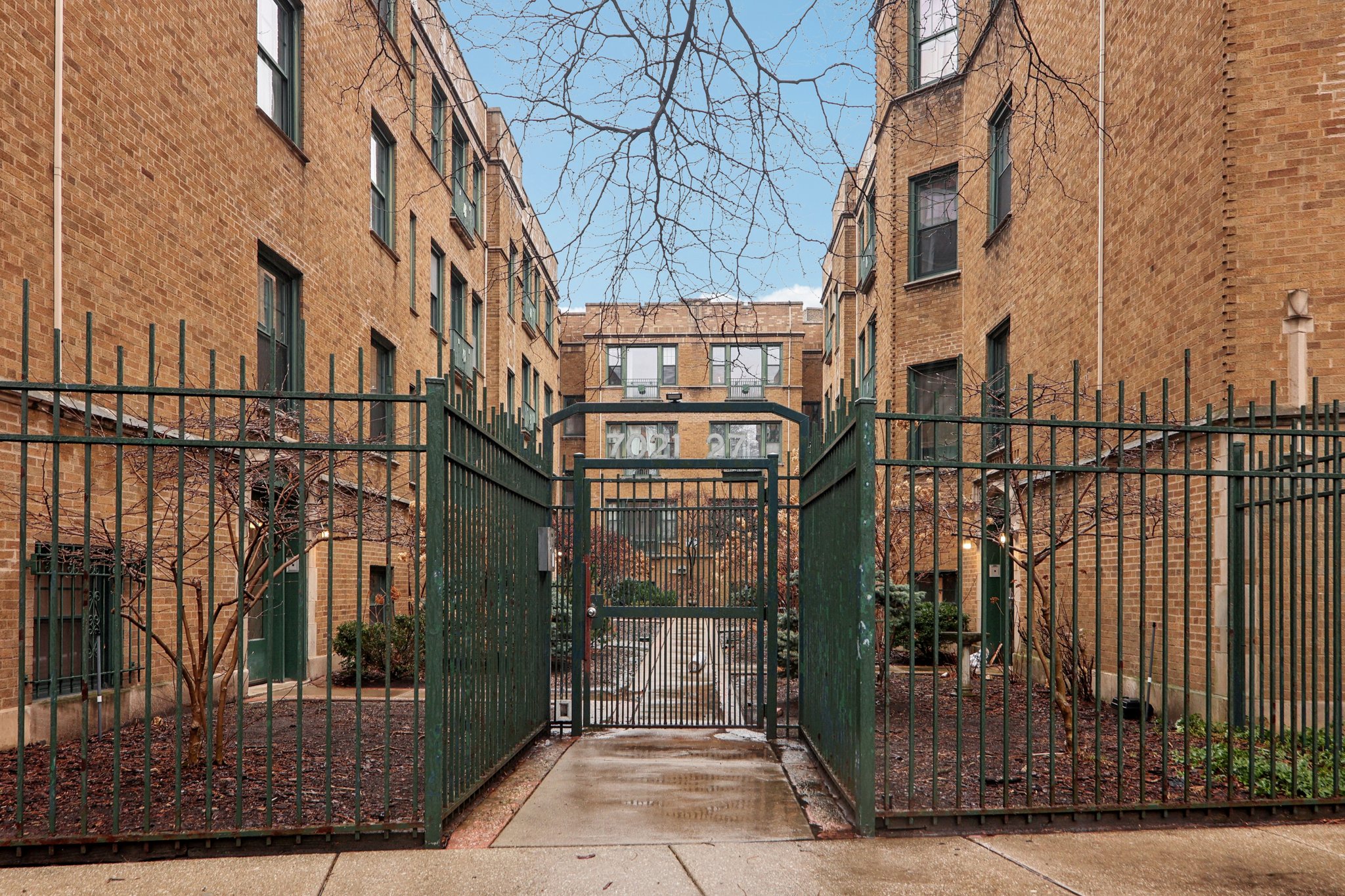 7023.5 N Sheridan Rd 3S-S1101-003.jpg