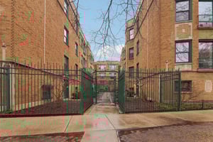 7023.5 N Sheridan Rd 3S-S1101-001.jpg