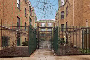 7023.5 N Sheridan Rd 3S-S1101-003.jpg