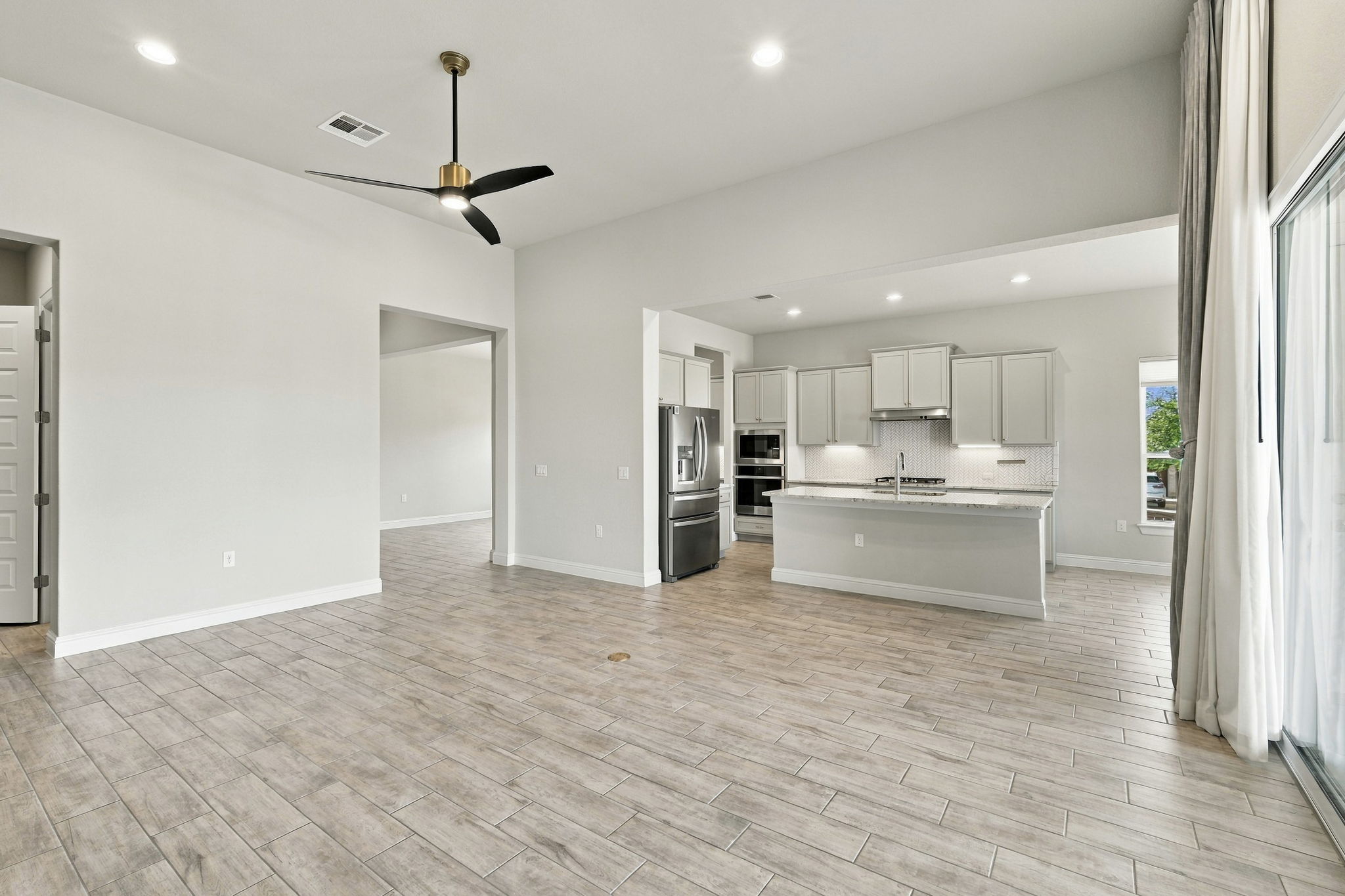 Living/Kitchen