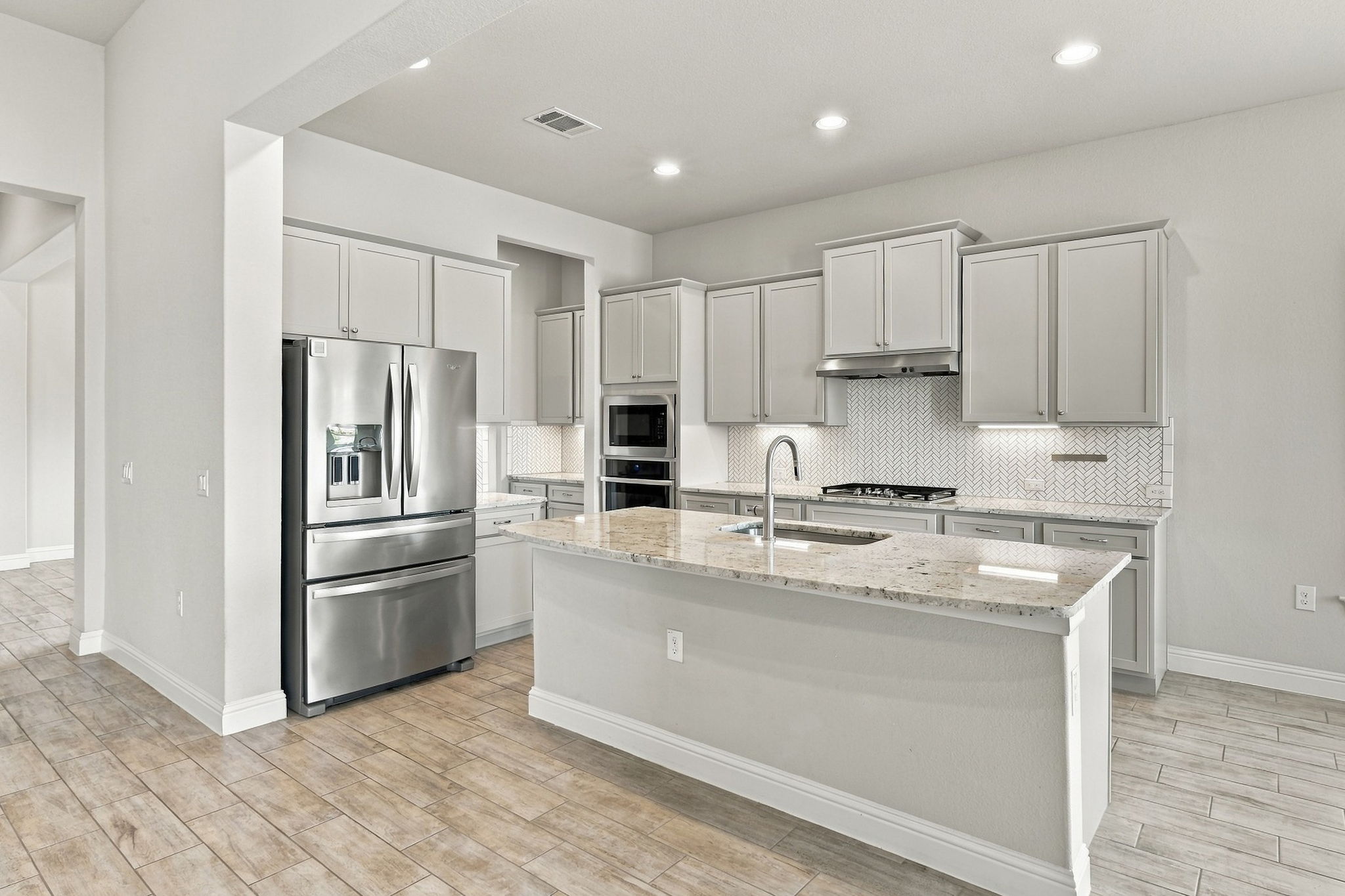 Kitchen/Breakfast Bar