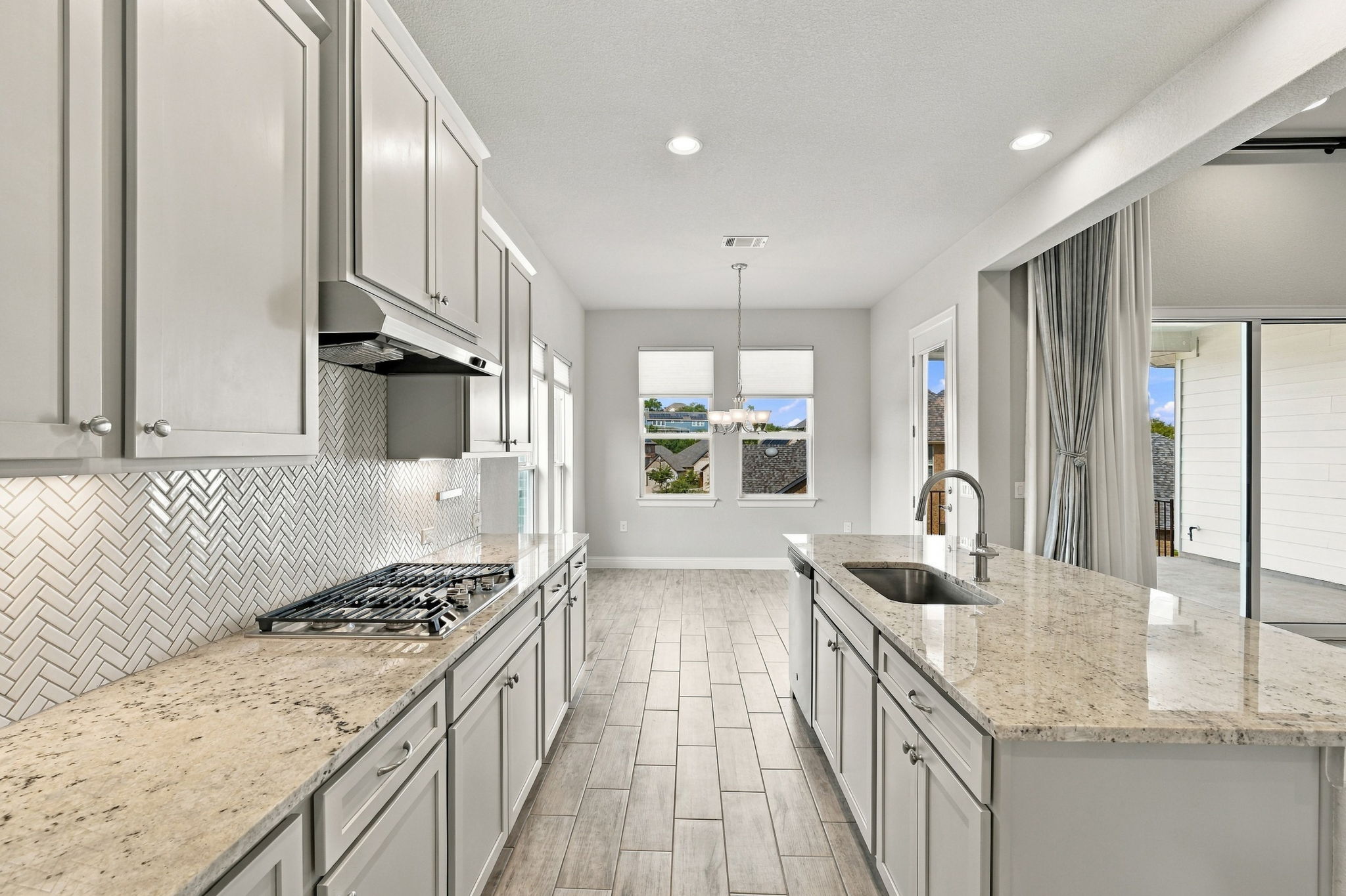 Kitchen/Breakfast Area