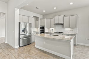 Kitchen/Breakfast Bar