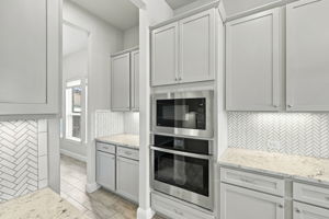 Kitchen/Butler's Pantry