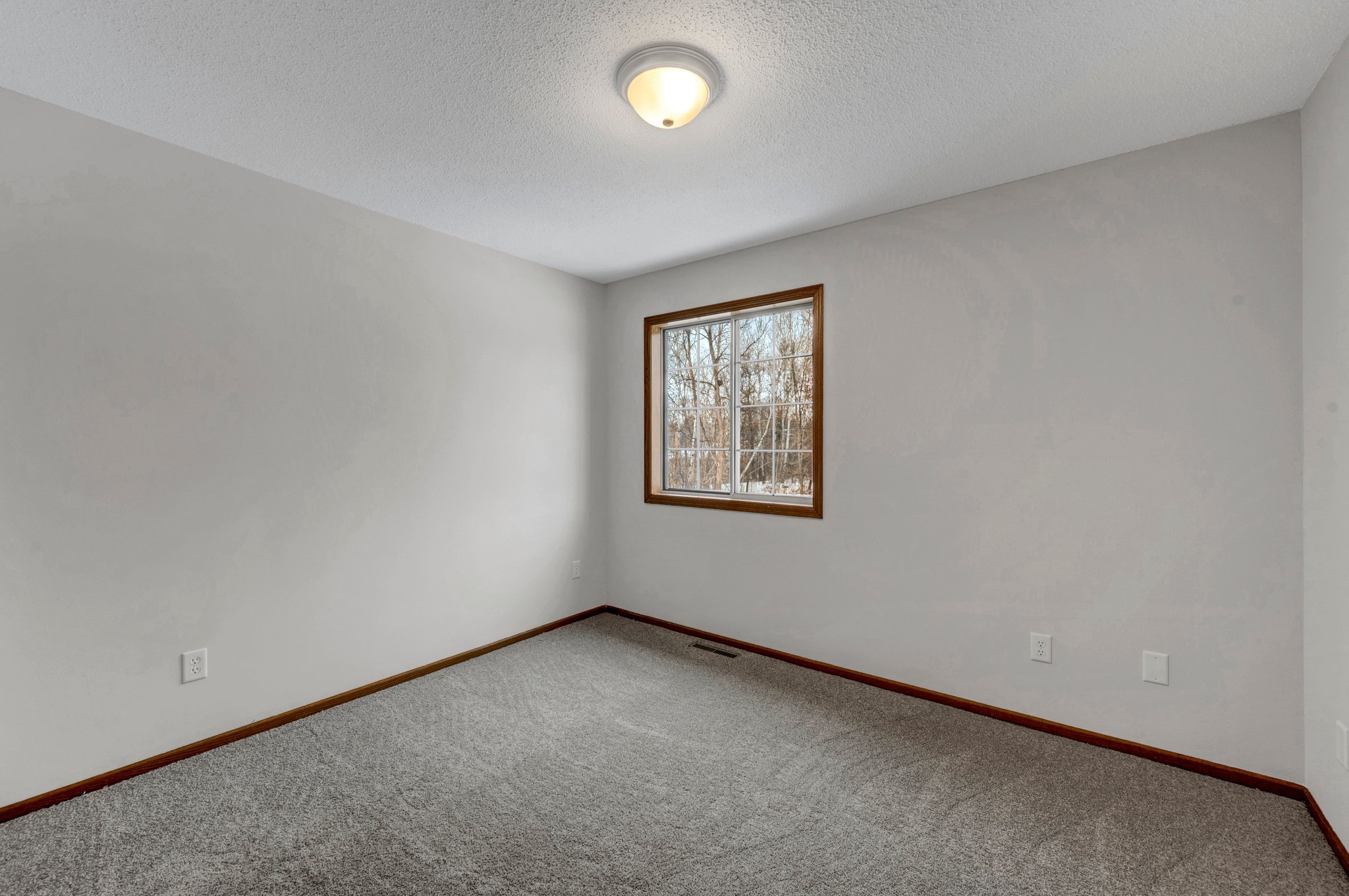 7026 19th St N, Oakdale, MN 55128, USA Photo 11