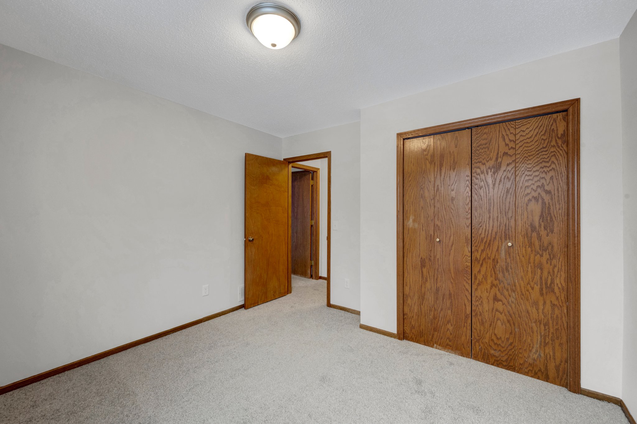 7026 19th St N, Oakdale, MN 55128, USA Photo 12