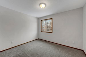 7026 19th St N, Oakdale, MN 55128, USA Photo 10