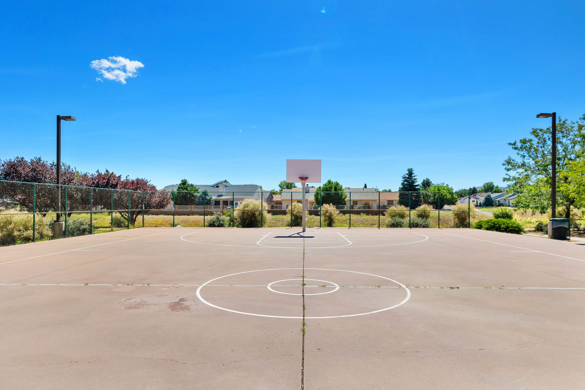 BasketballCourt(2)