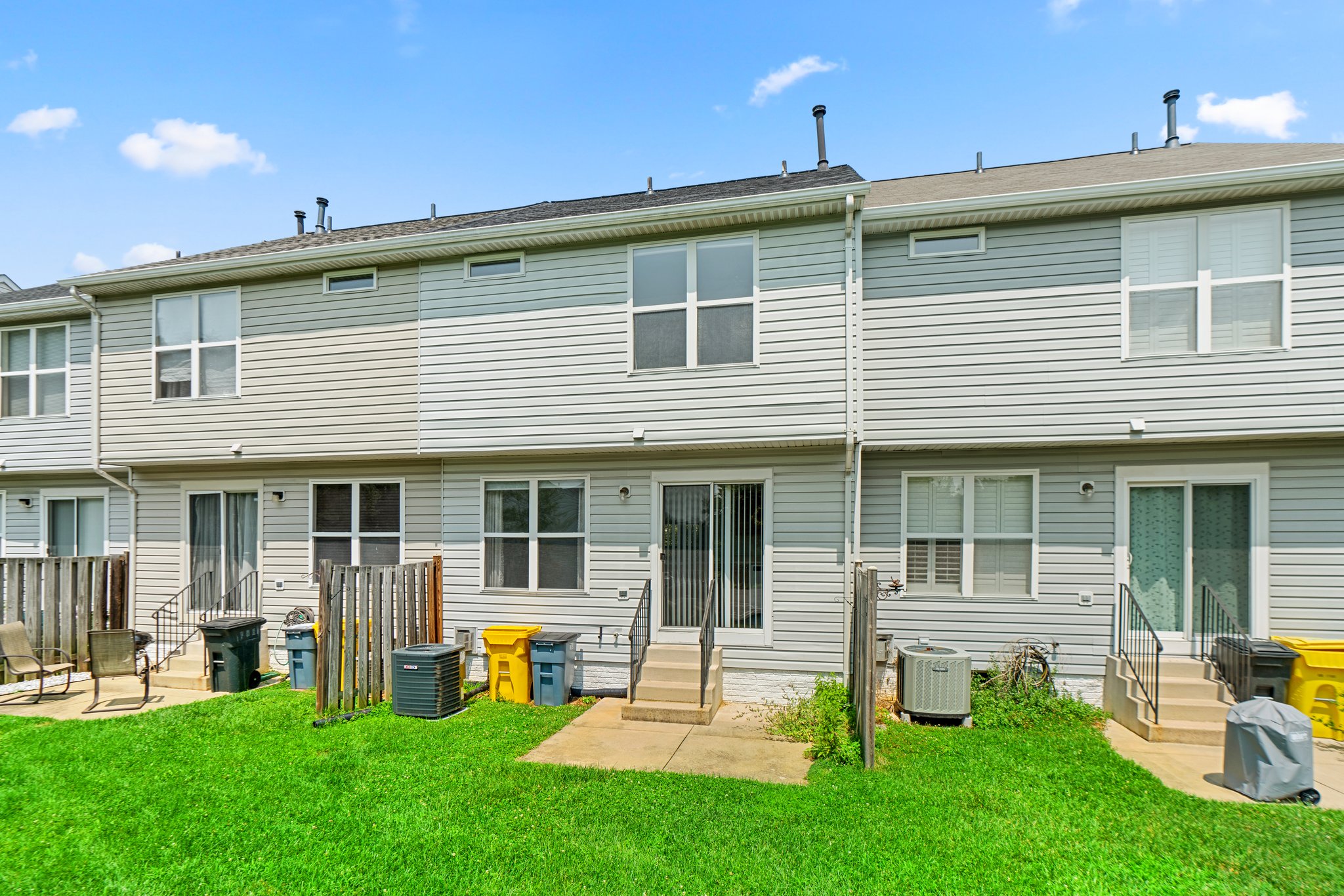 40. back exterior.jpg