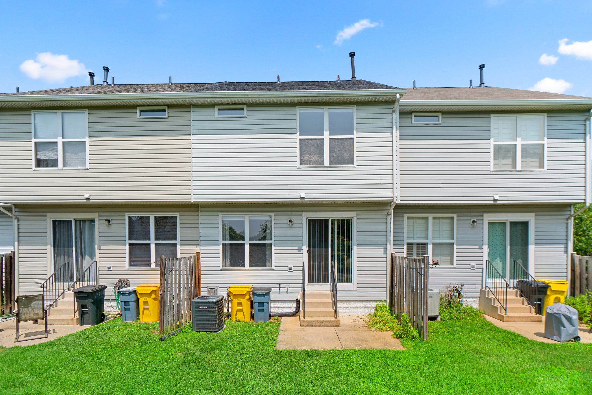 41. back exterior.jpg