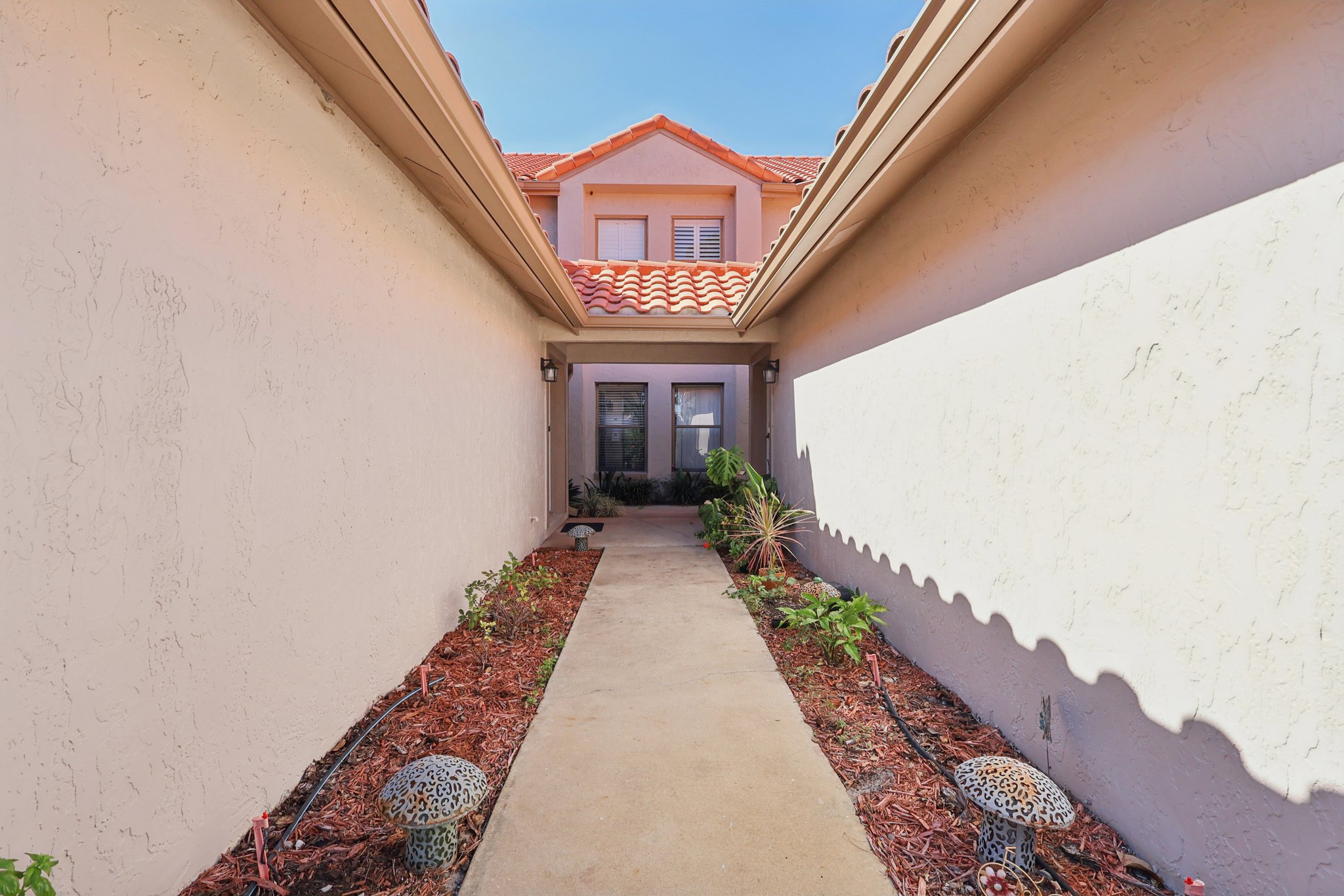 Magnolia Pl-S0111-004.jpg