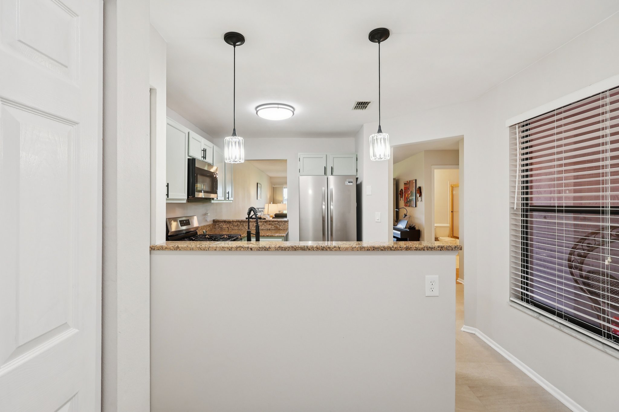 Magnolia Pl-S0111-012.jpg