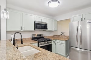 Magnolia Pl-S0111-017.jpg