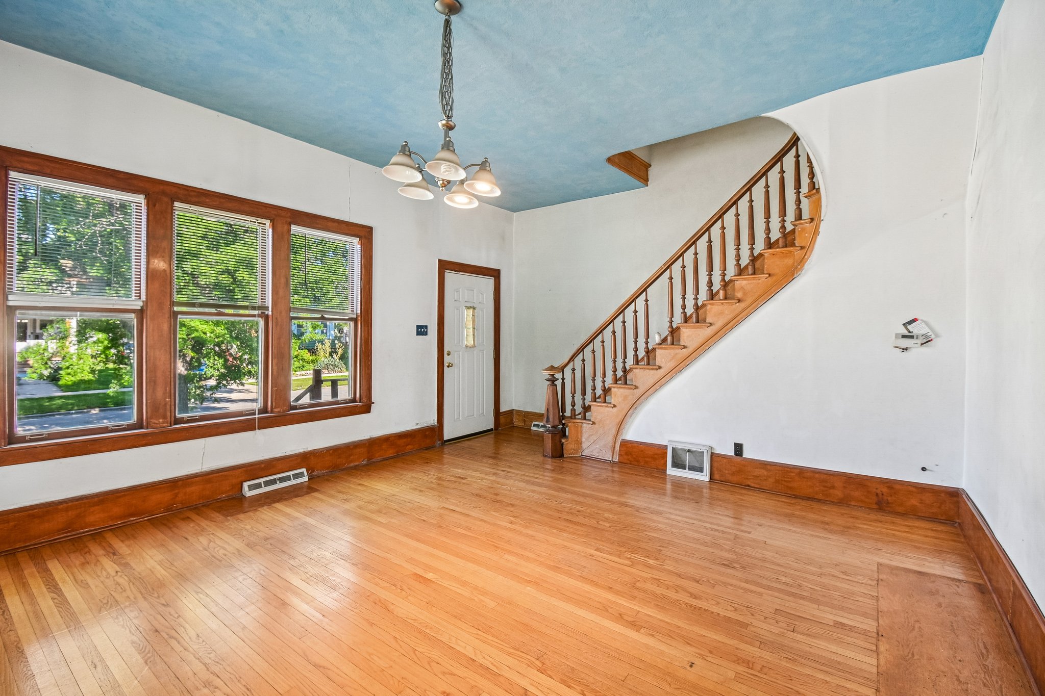 703 N 7th Ave-S0907-006.jpg