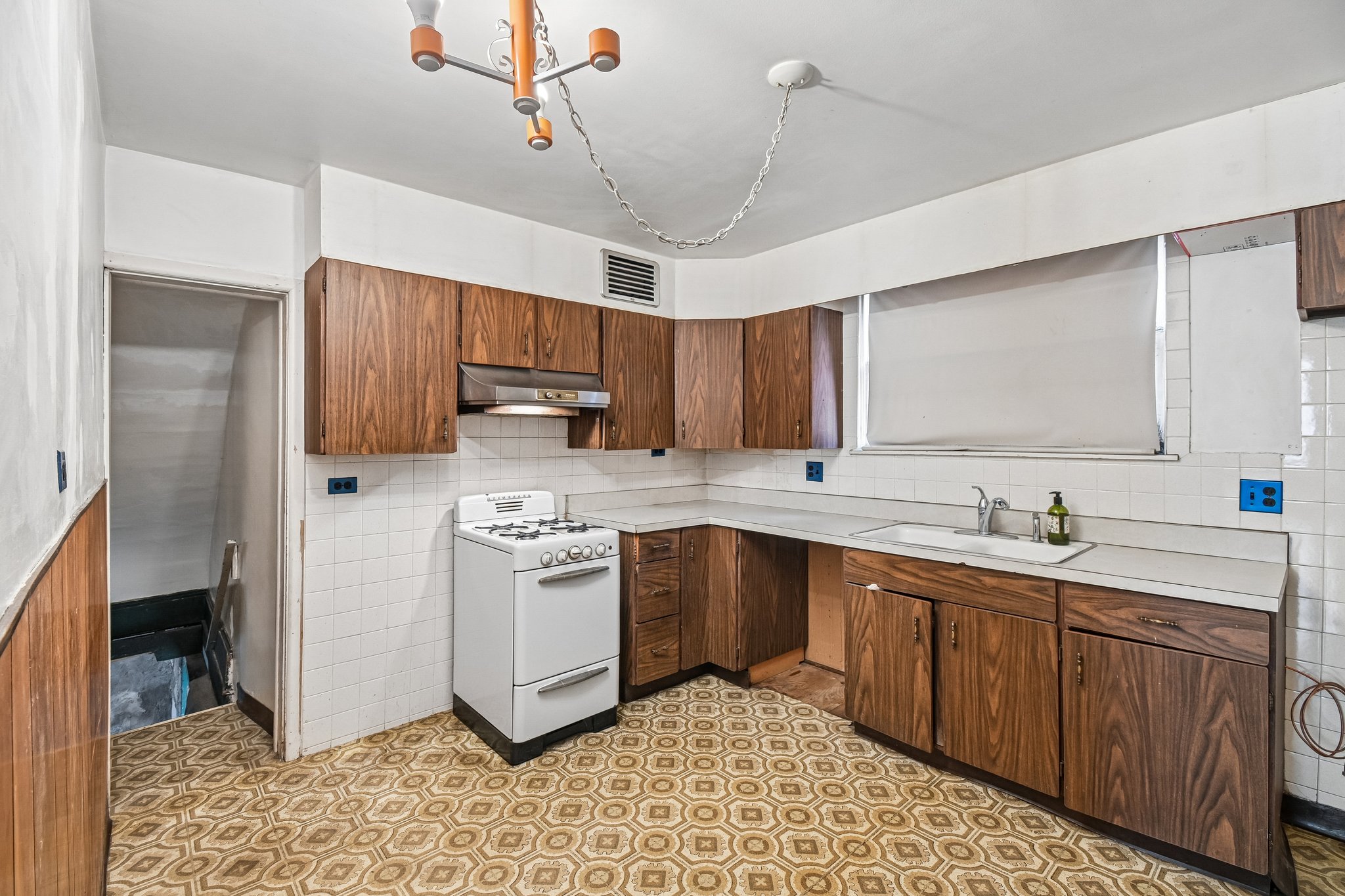 703 N 7th Ave-S0907-012.jpg