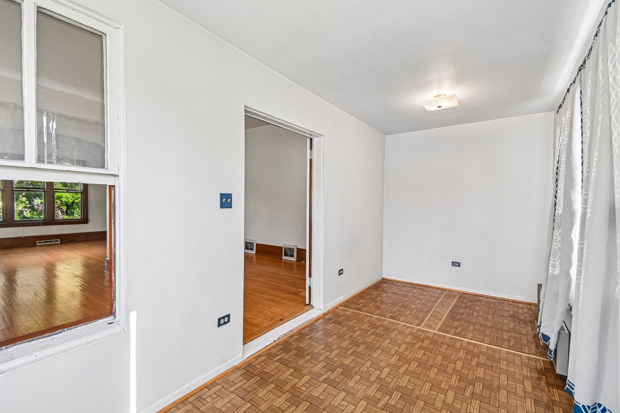 703 N 7th Ave-S0907-019.jpg