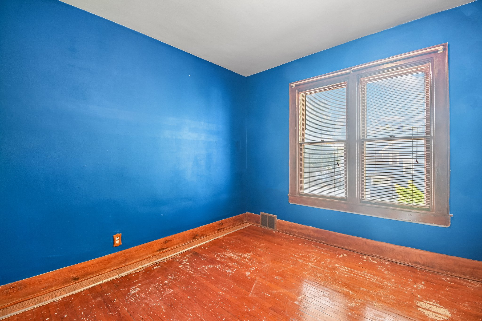 703 N 7th Ave-S0907-024.jpg