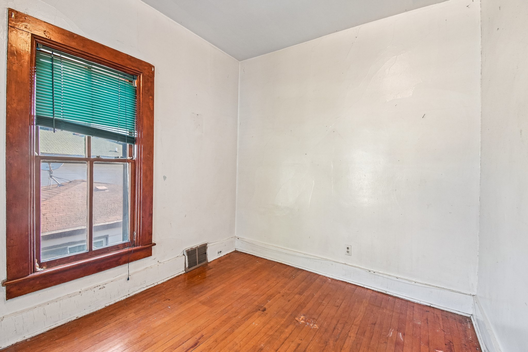 703 N 7th Ave-S0907-031.jpg