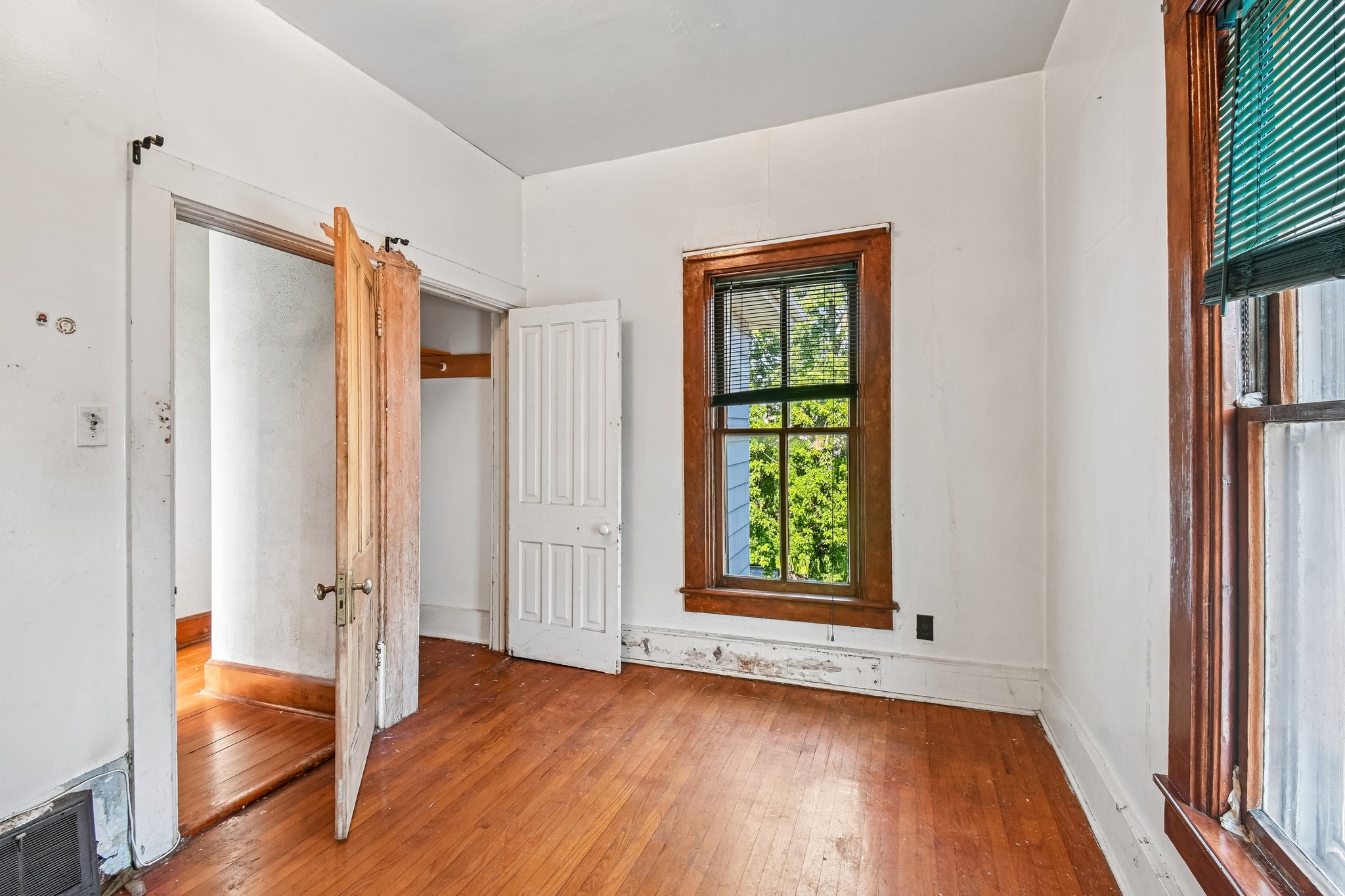 703 N 7th Ave-S0907-033.jpg