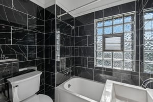 703 N 7th Ave-S0907-028.jpg