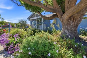 003_F8_703 Seaside St
