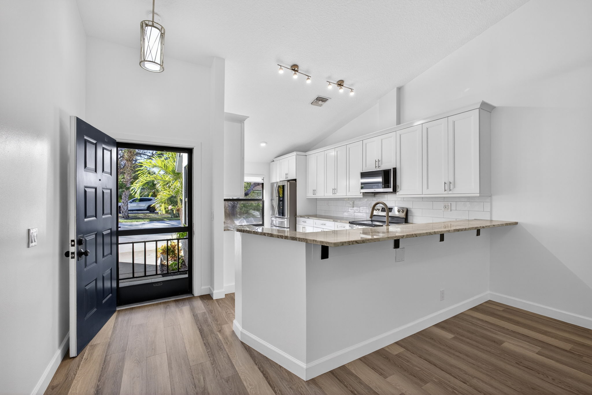 Bright and Airy Kitchen