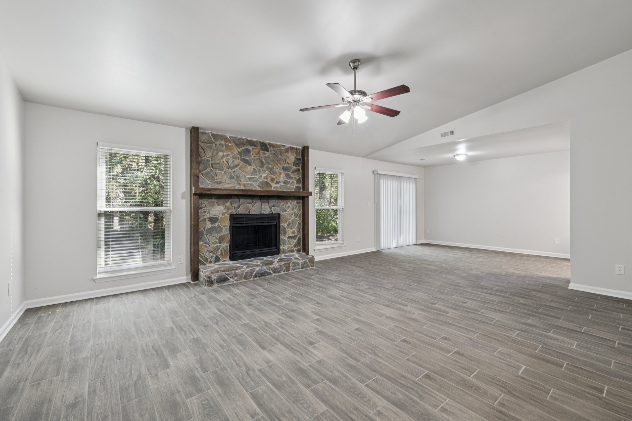 Huntsmaster Dr-S0511-009.jpg