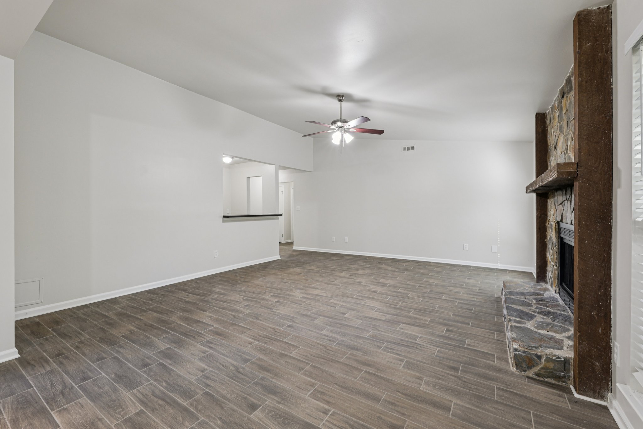 Huntsmaster Dr-S0511-011.jpg