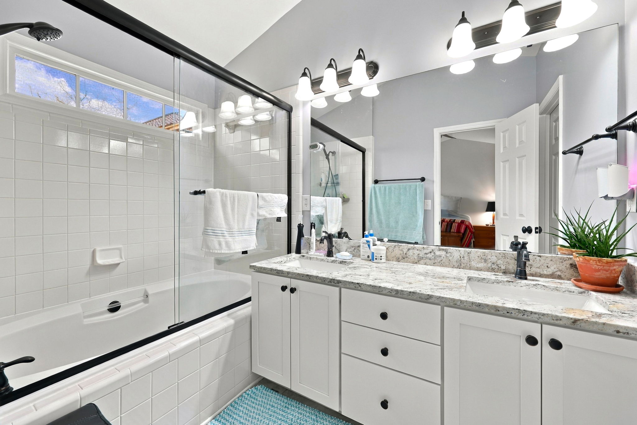  Photo 49