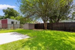 spacious back yard fully fenced