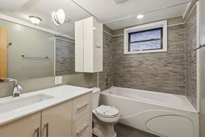 7034 N Paulina G_009.jpg