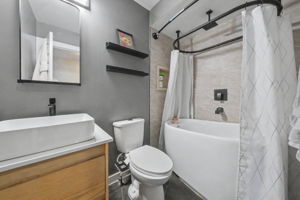  Photo 23