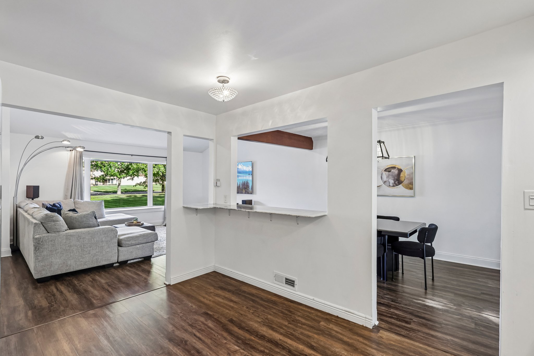 W Parkview Dr-S2509-016.jpg