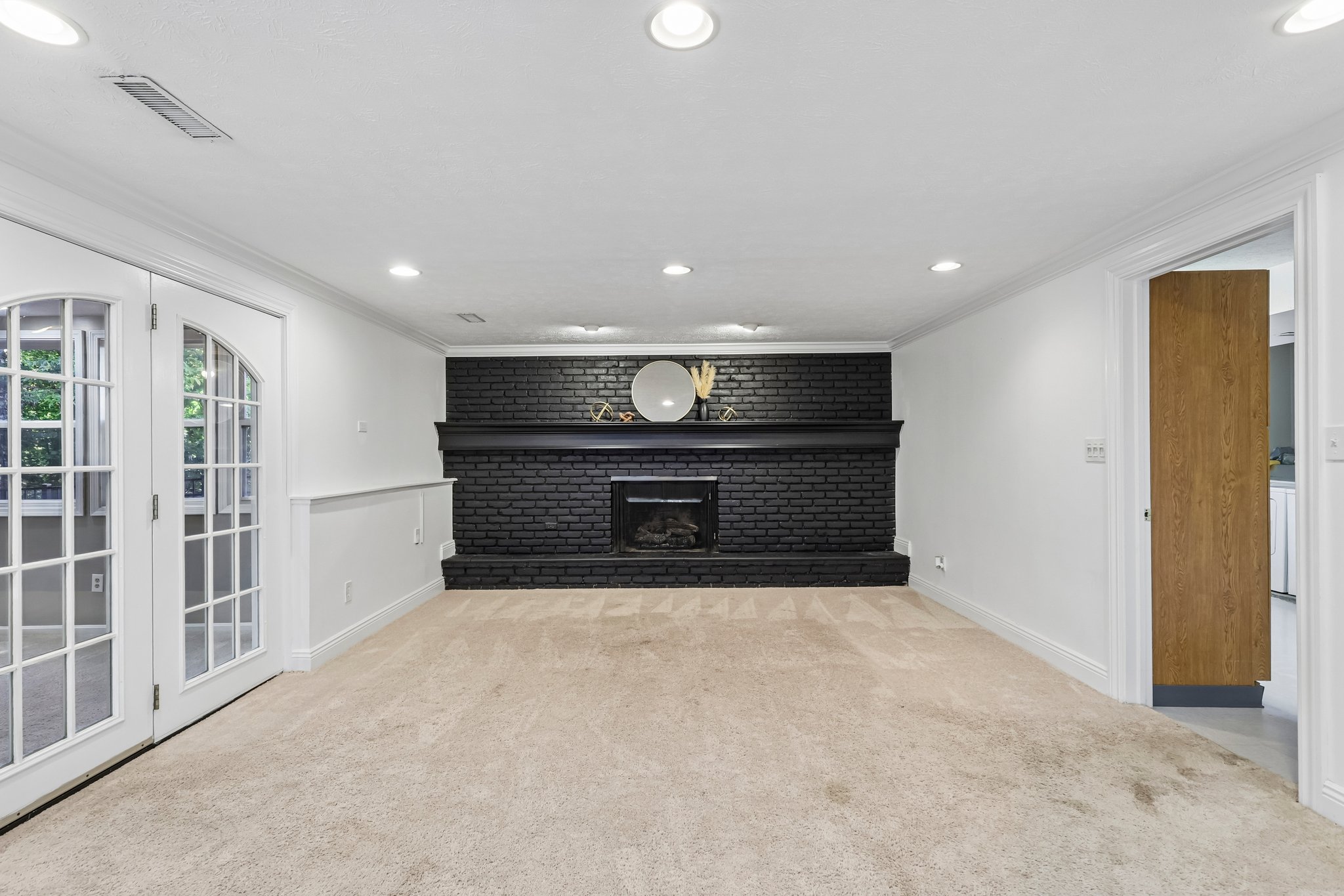 W Parkview Dr-S2509-020.jpg