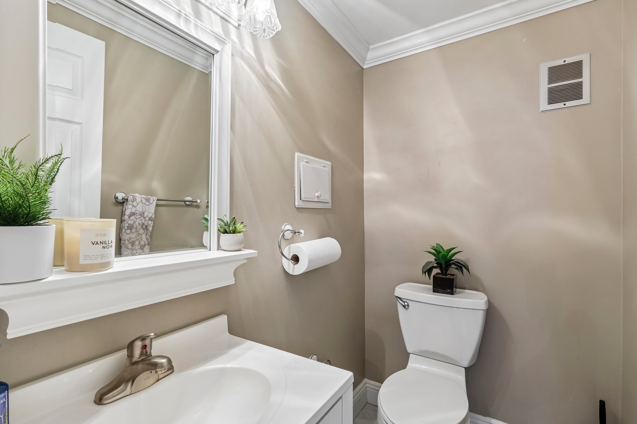 W Parkview Dr-S2509-023.jpg