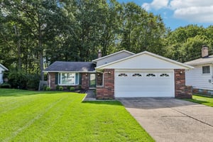 W Parkview Dr-S2509-001.jpg