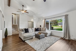 W Parkview Dr-S2509-005.jpg