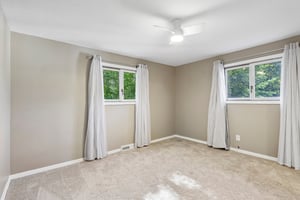 W Parkview Dr-S2509-026.jpg