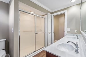 W Parkview Dr-S2509-033.jpg